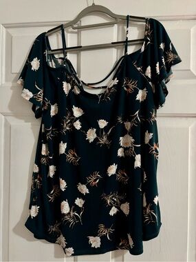 Kaileigh Dark Green Floral Cold-Shoulder Top 1x